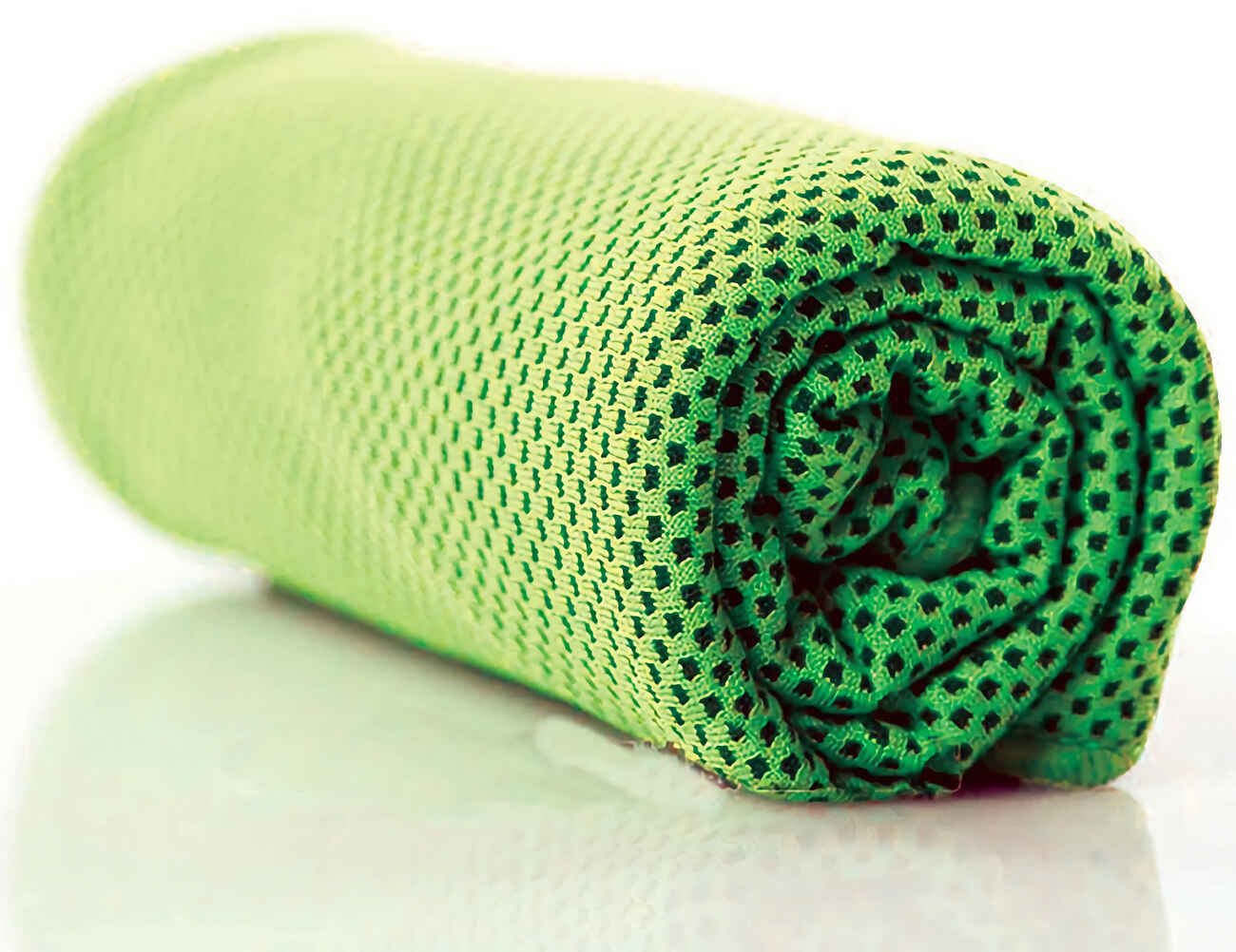 Ice Towel Cooling towel / Soak it .. Wring it .. Shake it .. Enjoy / Green