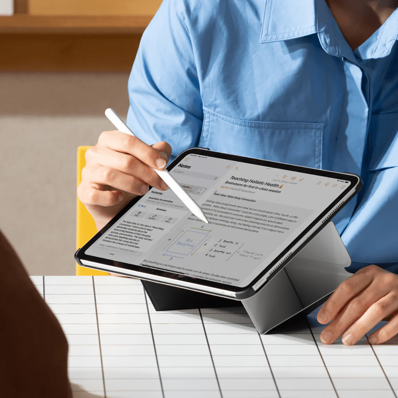 MOFT Dynamic Folio Case for iPad Pro 13 Inch (M4/M5) / With Phone