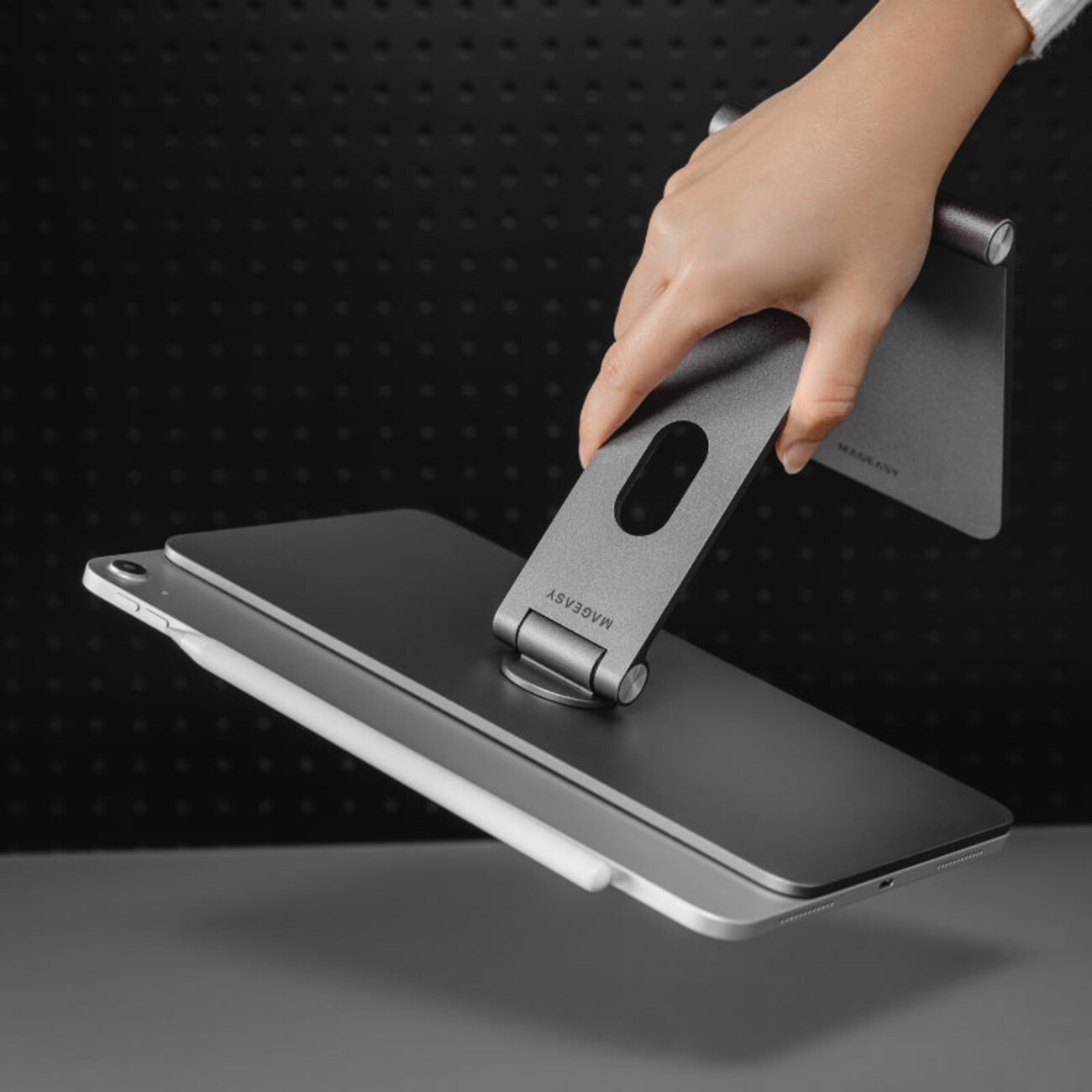 SwitchEasy FlipMount Stand 11-inch iPad Pro / With Magnets / Easily ...