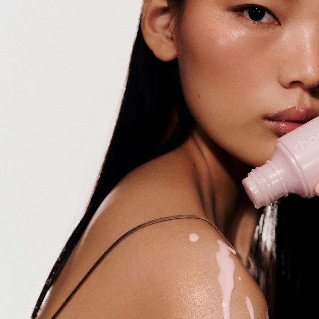 Rhode Highlight Milk / 01 Pearly Pink in Qatar