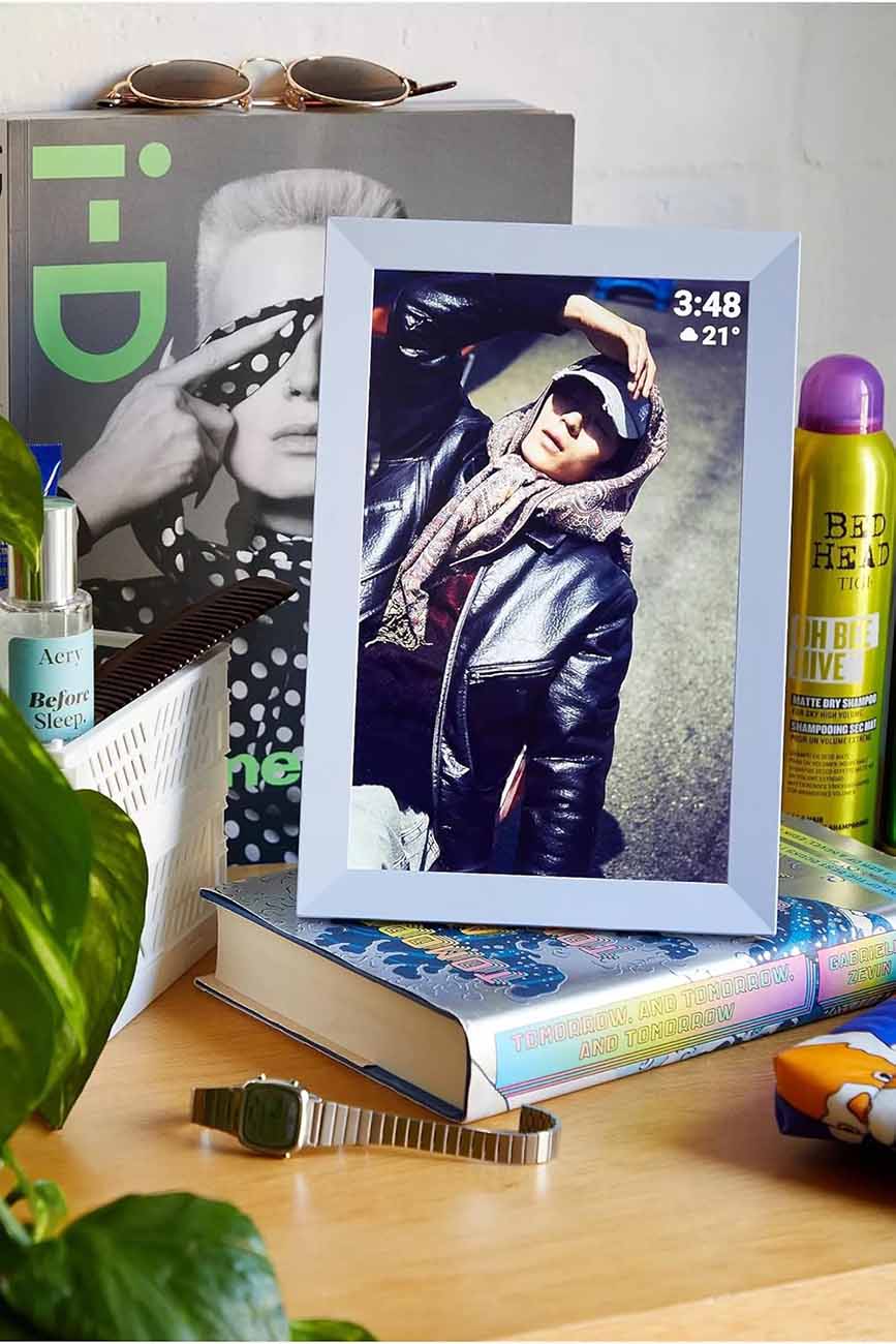Pixie Digital Photo Frame / Touchscreen Display / App Control / Vivid ...